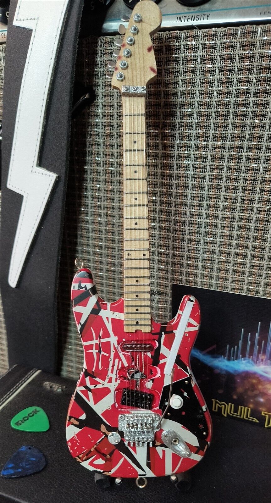 EDDIE VAN HALEN- Red/White 