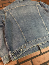 Load image into Gallery viewer, Levi’s Denim Jacket with Starry Interior