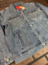 Load image into Gallery viewer, Levi’s Denim Jacket with Starry Interior