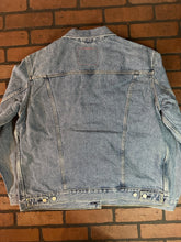 Load image into Gallery viewer, Levi’s Denim Jacket with Starry Interior