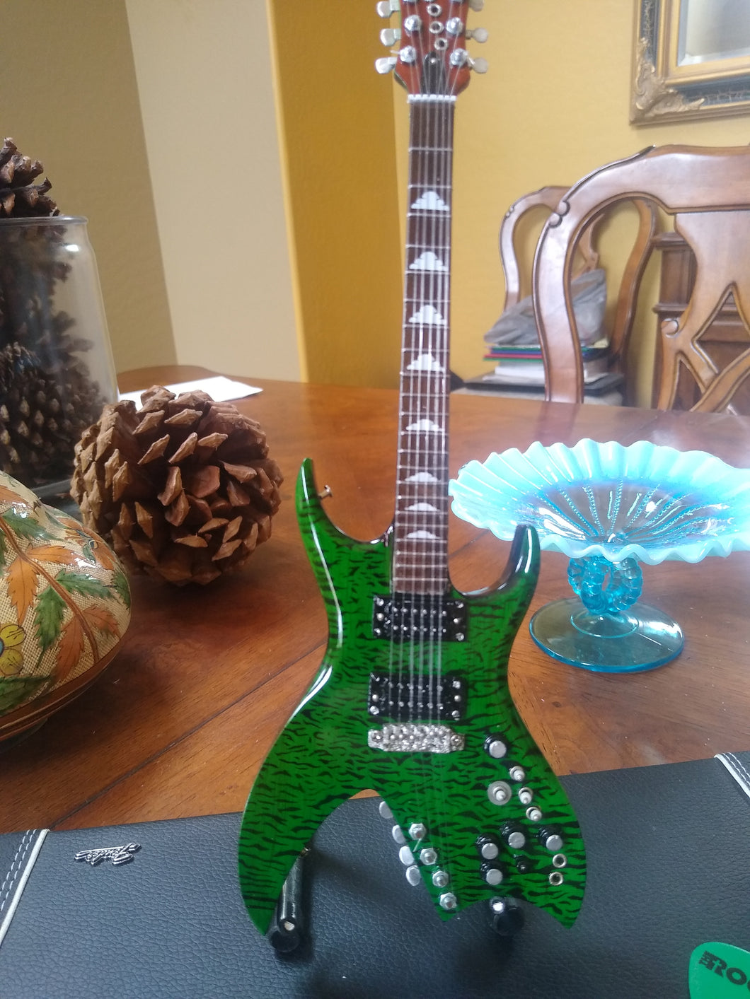 B.C. Rich Signature Green Bitch 1:4 Scale Replica Guitar ~Axe Heaven~